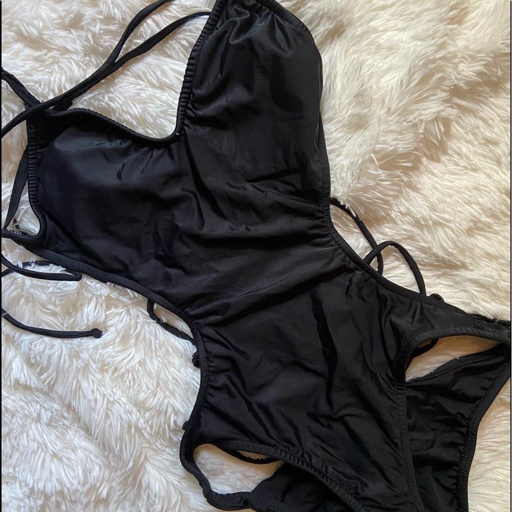 Monokini black!